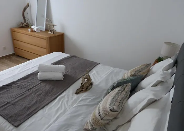 Mini T2 Climatisee, Vue Mer, Cosy & Moderne *